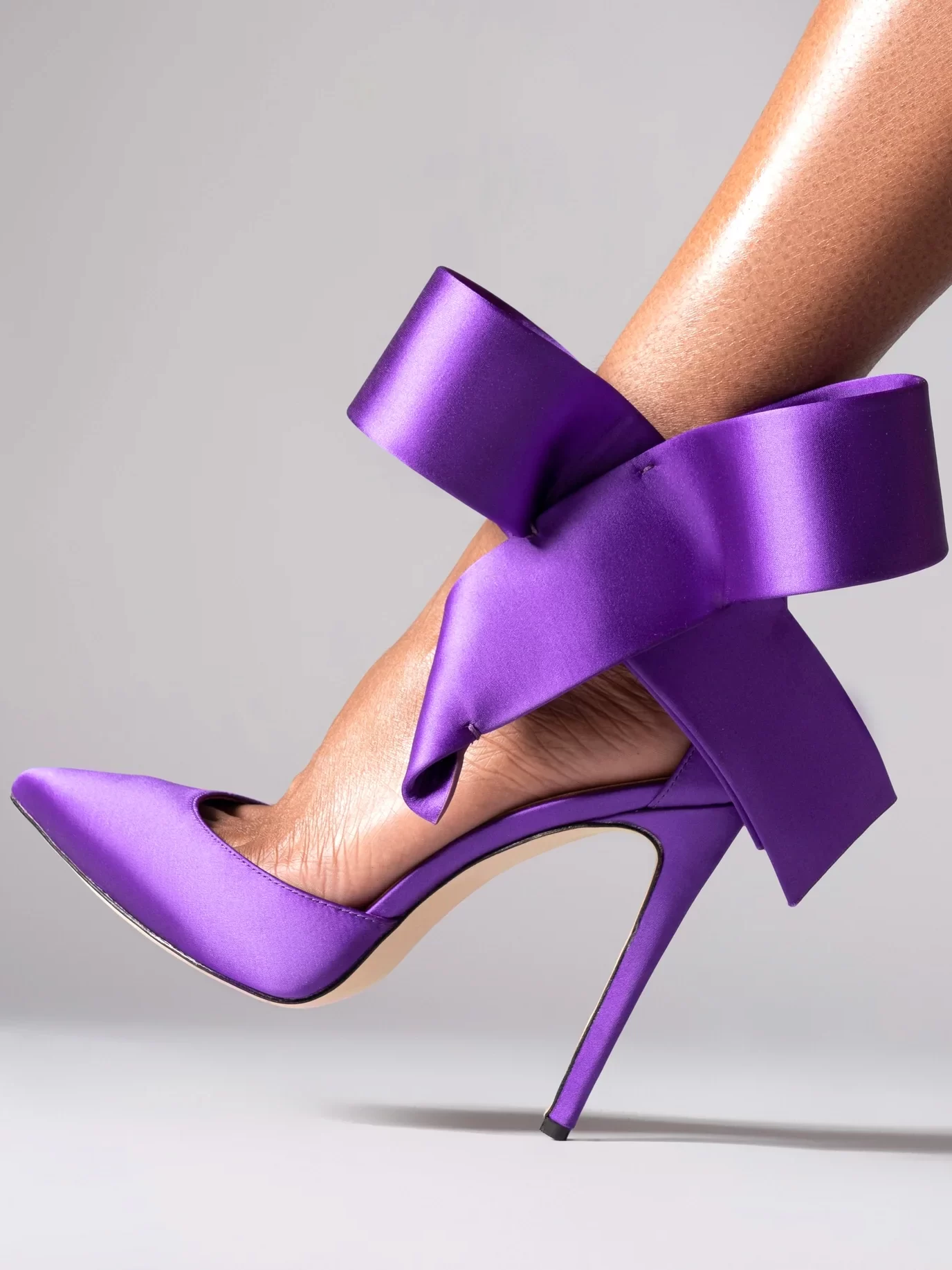 Aminah Abdul Jillil-bow_pump_heel_purple